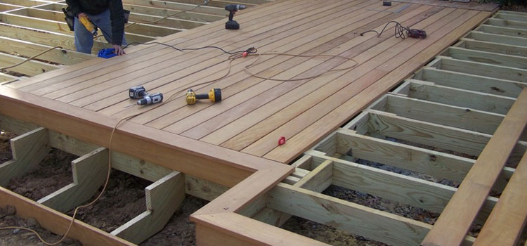 Wood Deck Builders in Maywood, CA